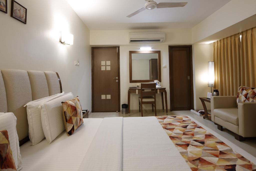 HOTEL ACCOLADE 16/28
