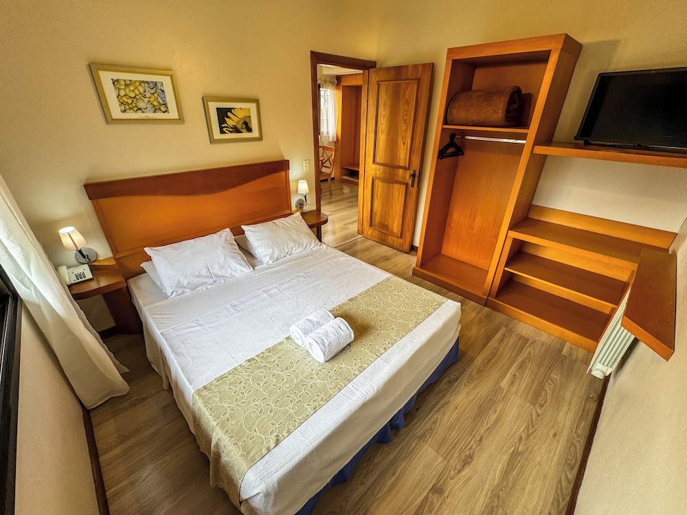 Super, Deluxe, Double Bed