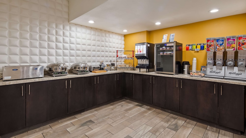 Best Western Plus Downtown North 9/36