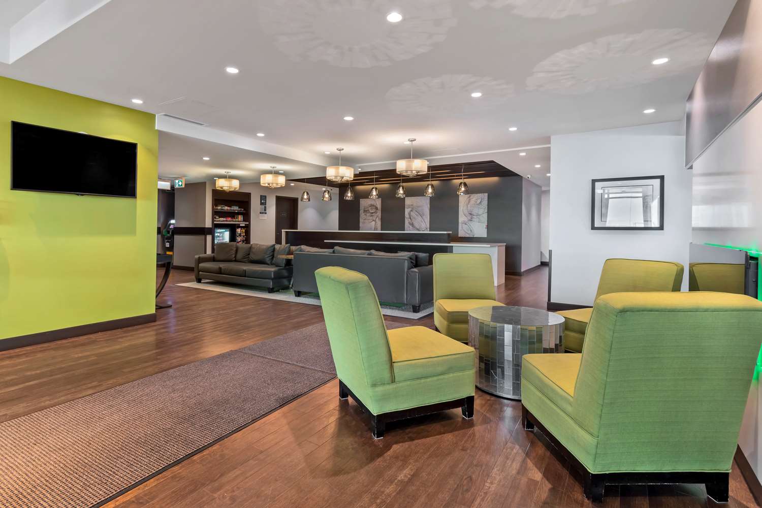 Best Western Plus East Side 64/69