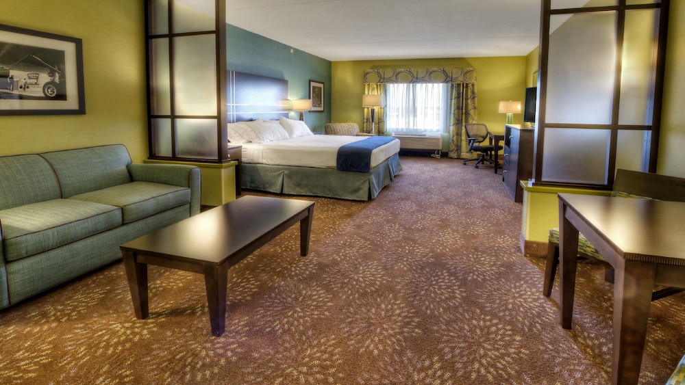 Holiday Inn Express Suites Pittsburgh Sw Southpointe 41/72