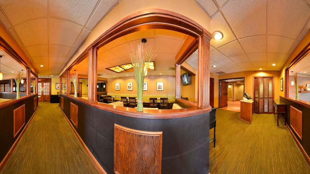 Best Western Plus Steeplegate Inn 46/51