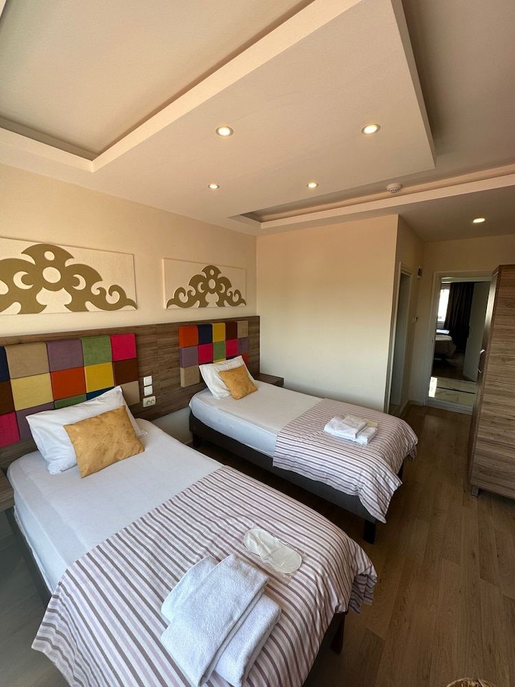 STANDARD, TWIN BEDS