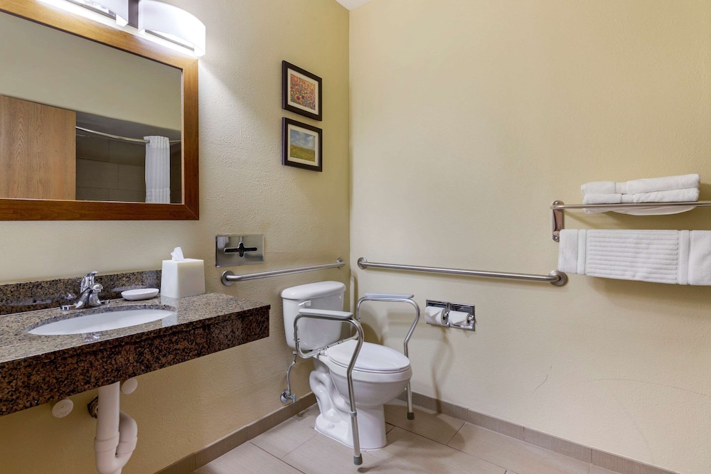 Comfort Inn & Suites Ponca City Near Marland Mansion 34/38