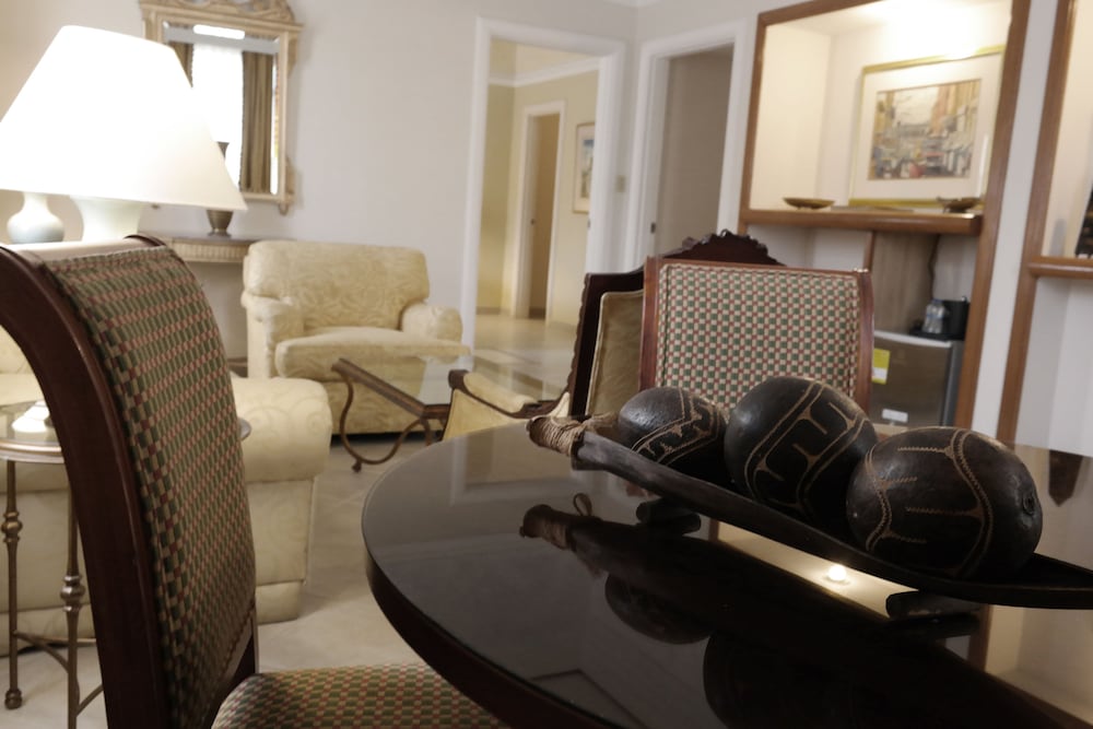 El Prado Hotel 42/62