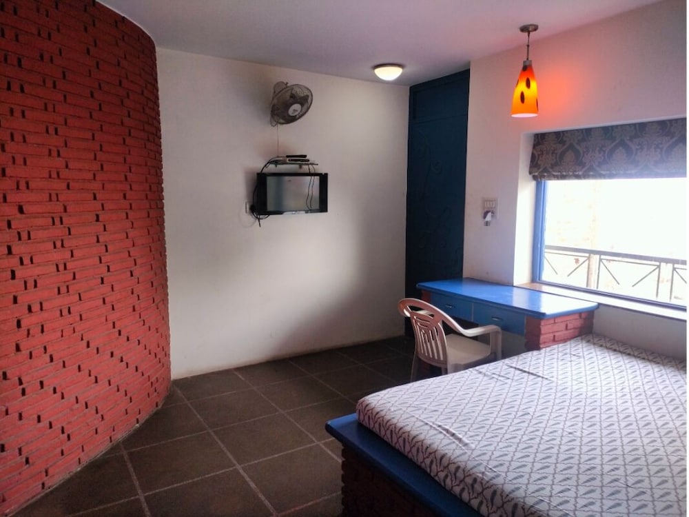 DELUXE, DOUBLE BED