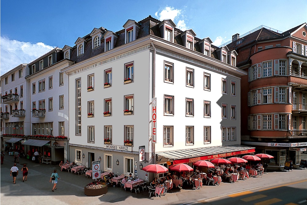 Weisses Kreuz Hotel 38/47