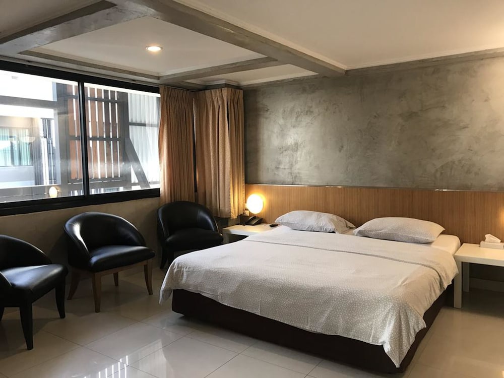 White Palace Hotel Bangkok 19/72