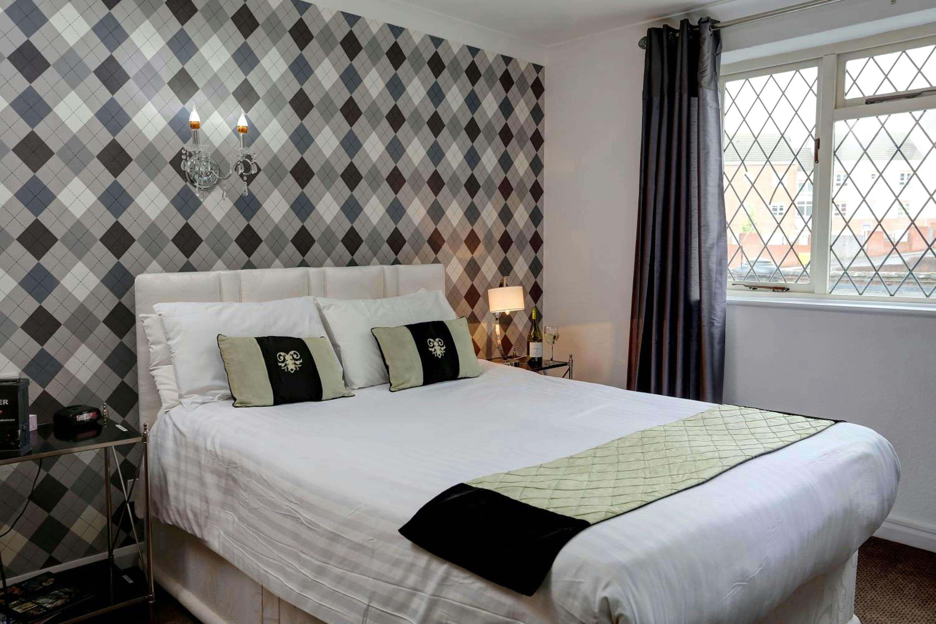 Barons Court Hotel Walsall 5/17