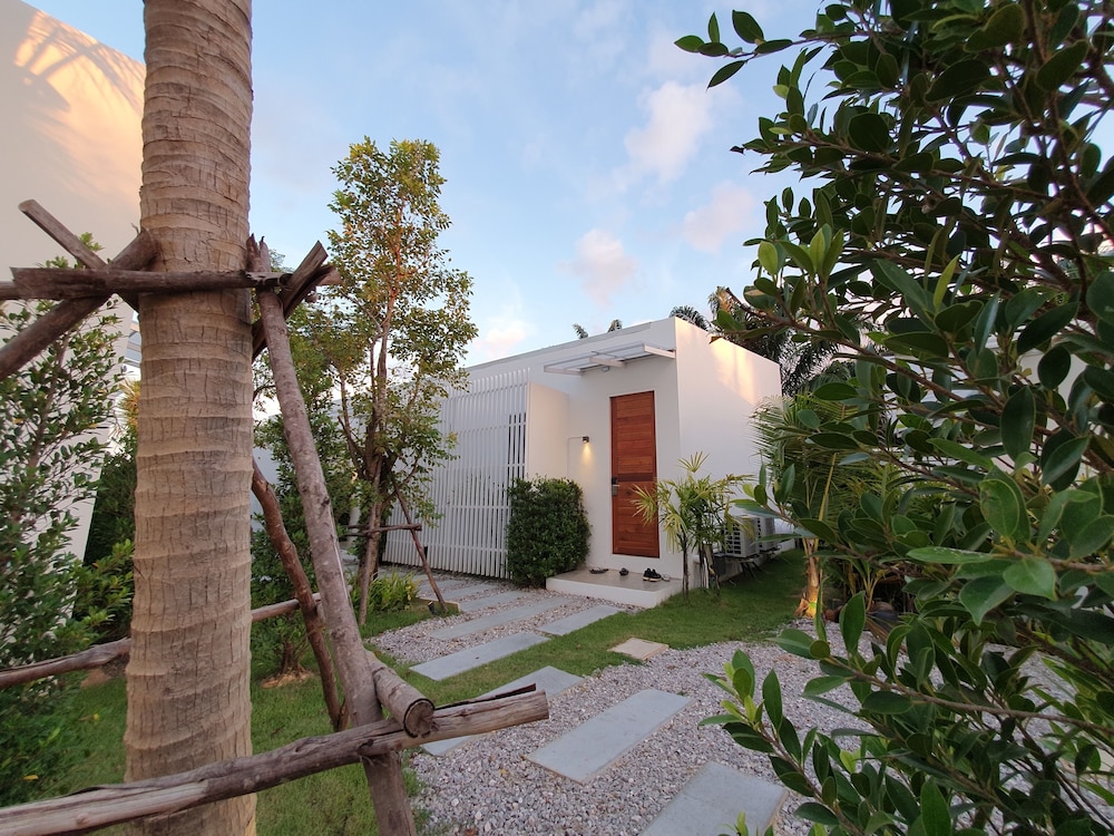 MEET Boutique Resort 25/43