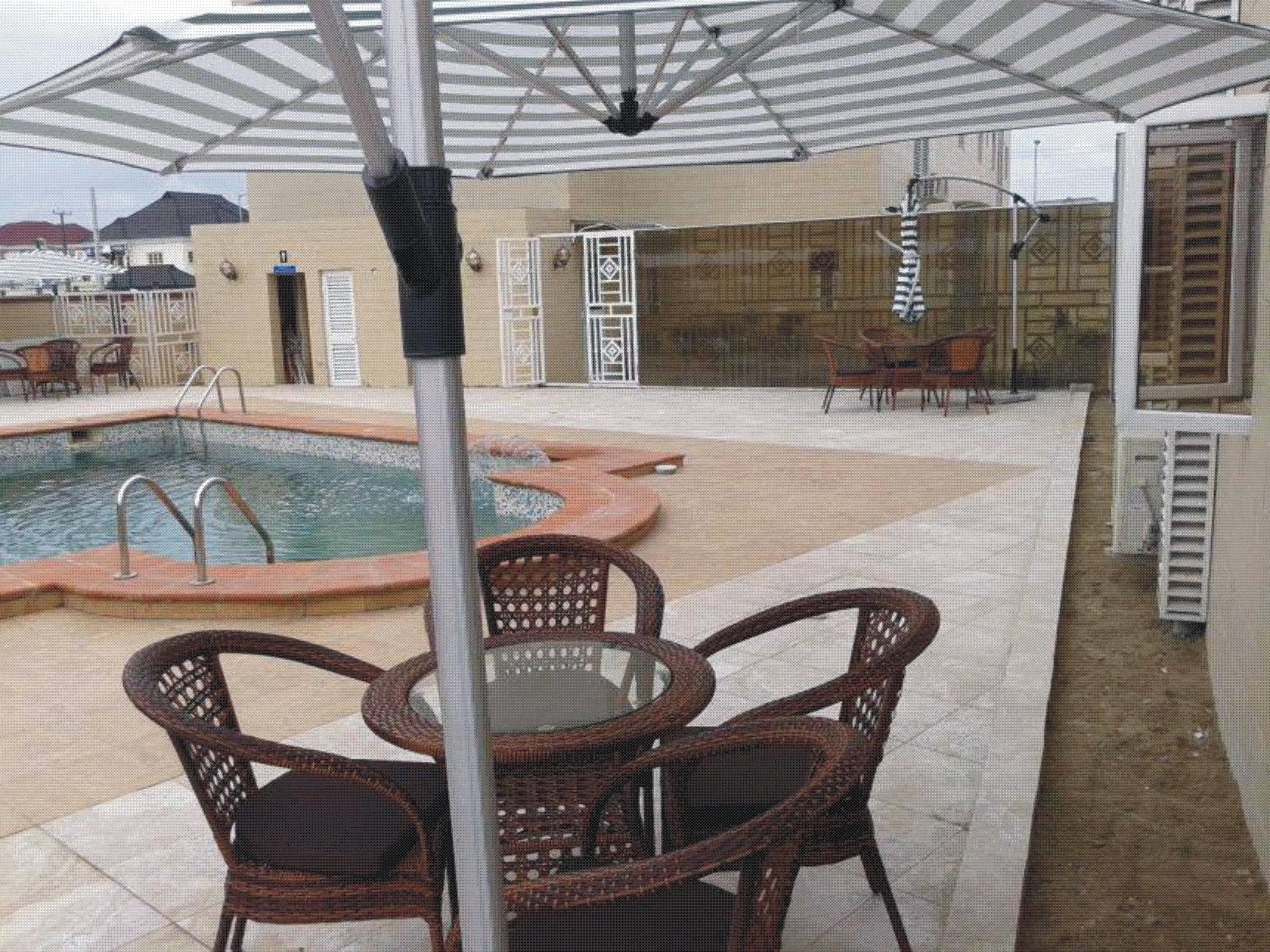 Newcastle Hotel Lekki 20/29