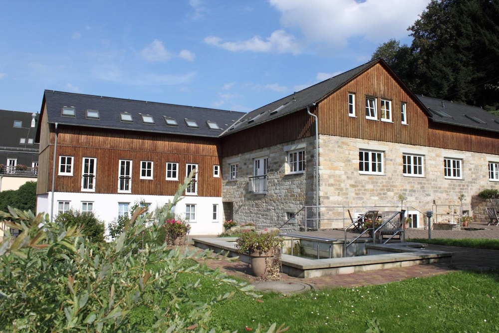 Hotel Erbgericht Krippen 45/50