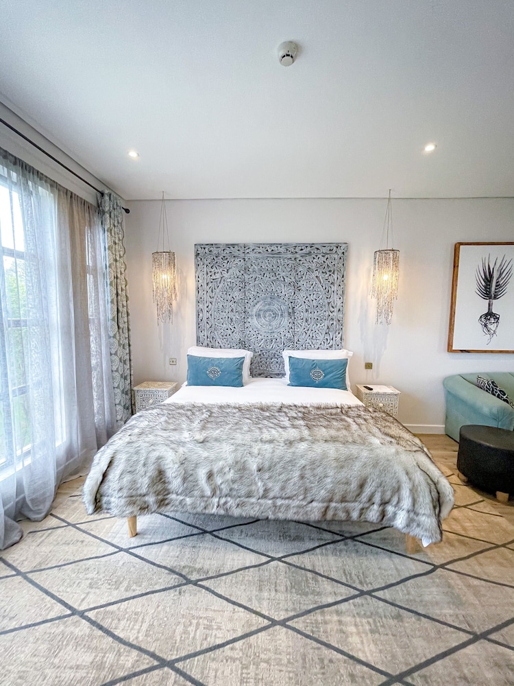 JUNIOR SUITE, STUDIO