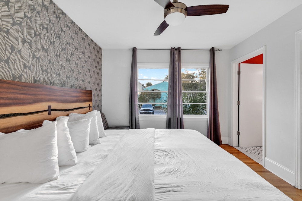 Holiday Shores 14/50