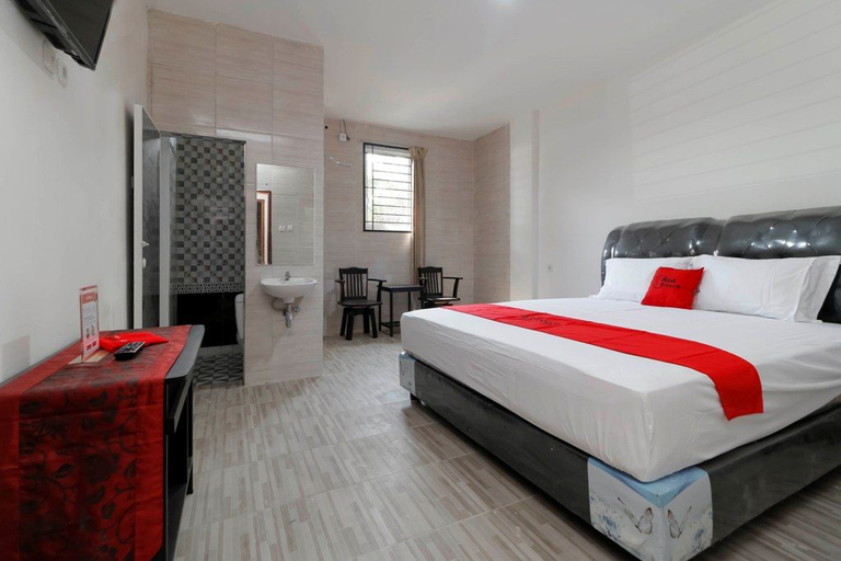 Reddoorz Plus Near Rs Royal Prima 7/17