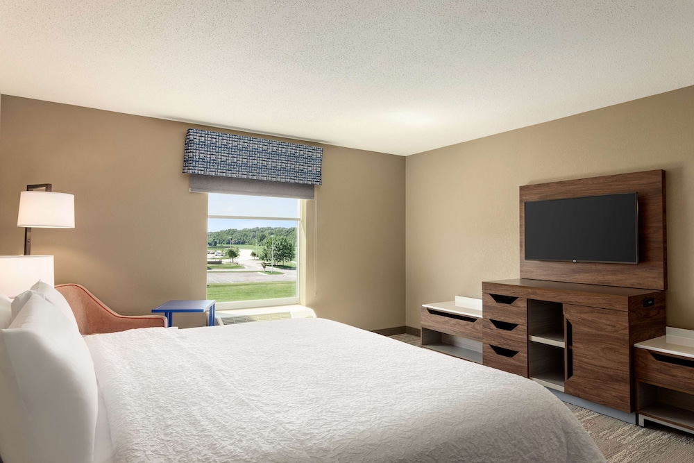 Hampton Inn St Louis Columbia 11/37