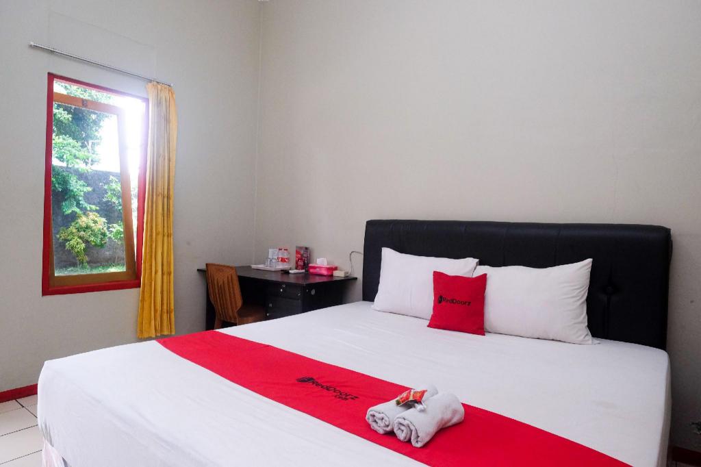 RedDoorz near Kampus UMP Purwokerto 9/44