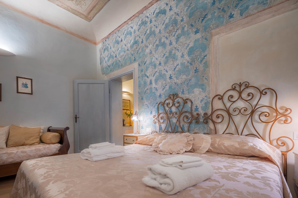 SUPERIOR, TWIN BEDS