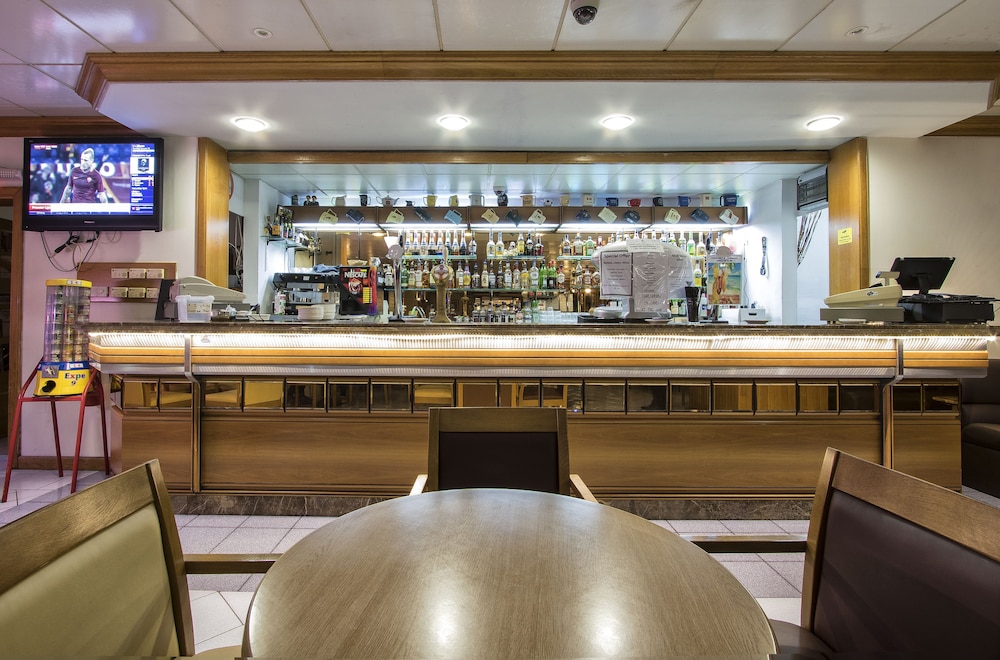 Canifor Hotel 35/44