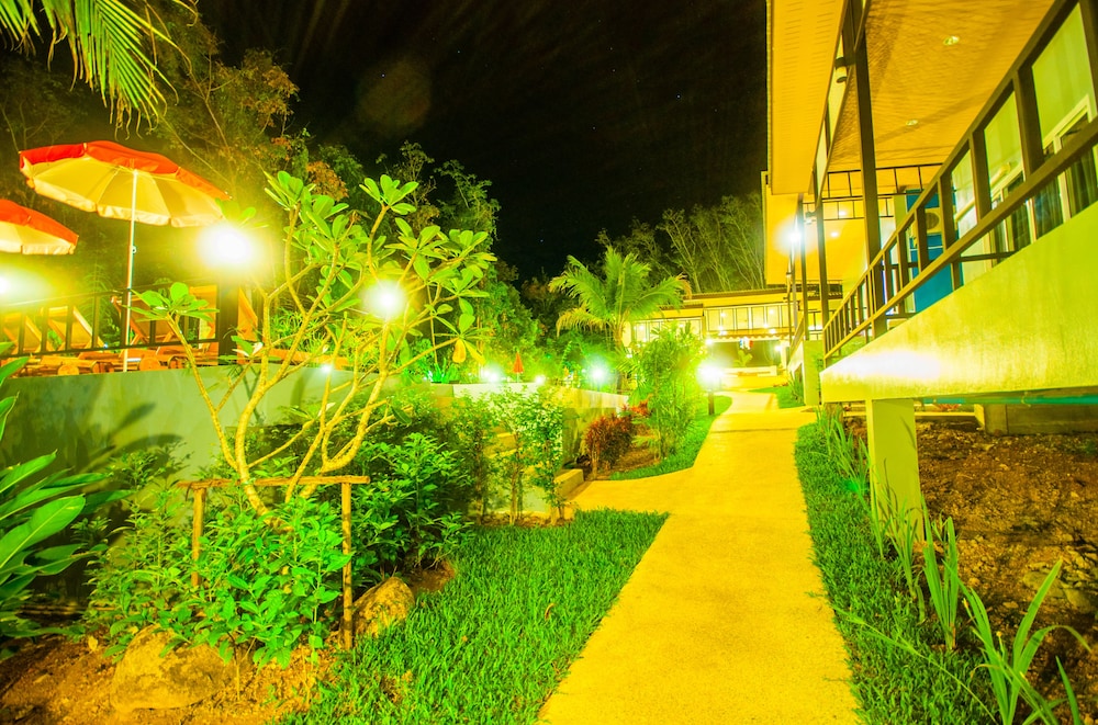 Chomphu Resort Khaolak 25/35