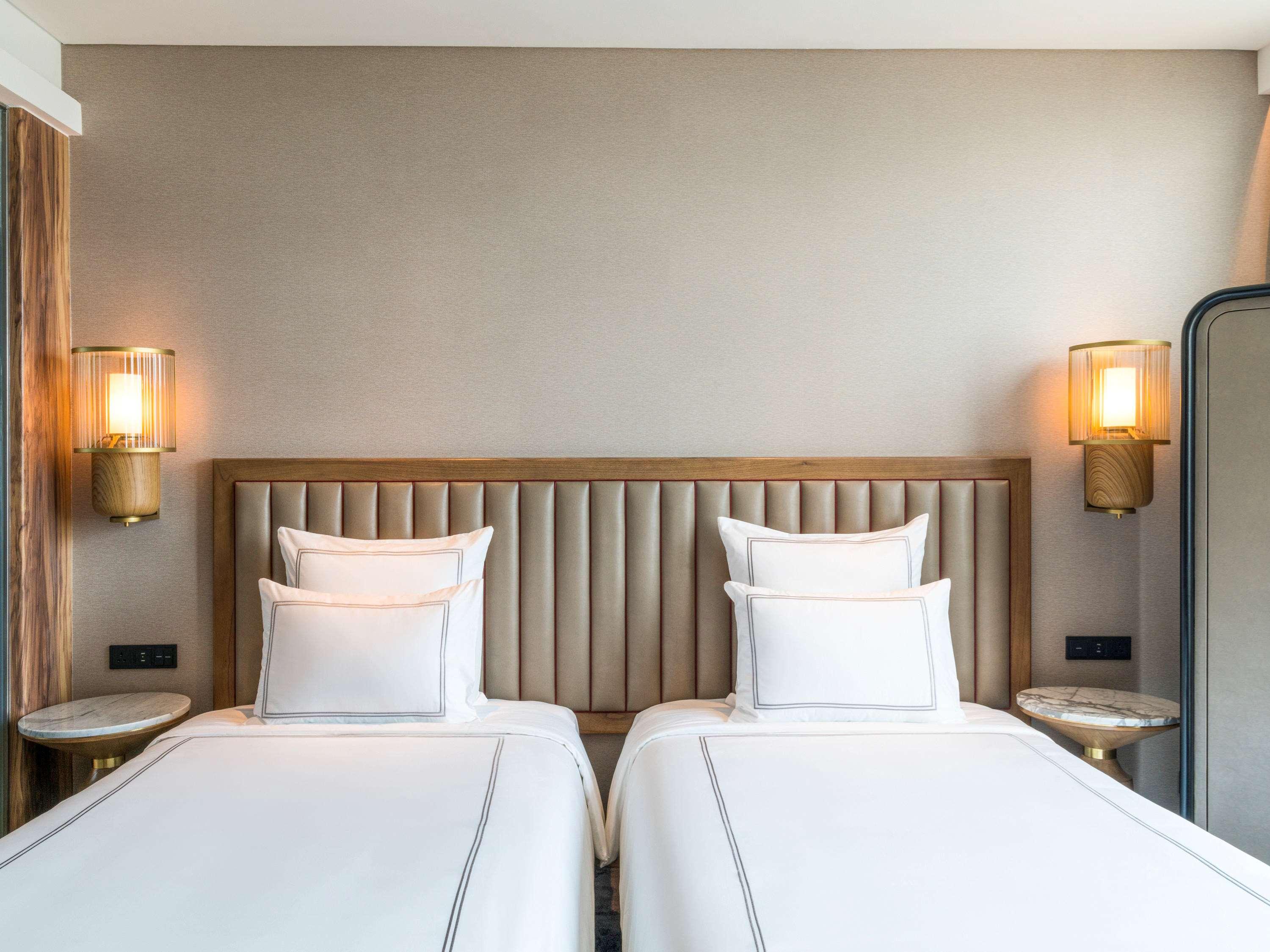 Room, Twin Beds, Bay View