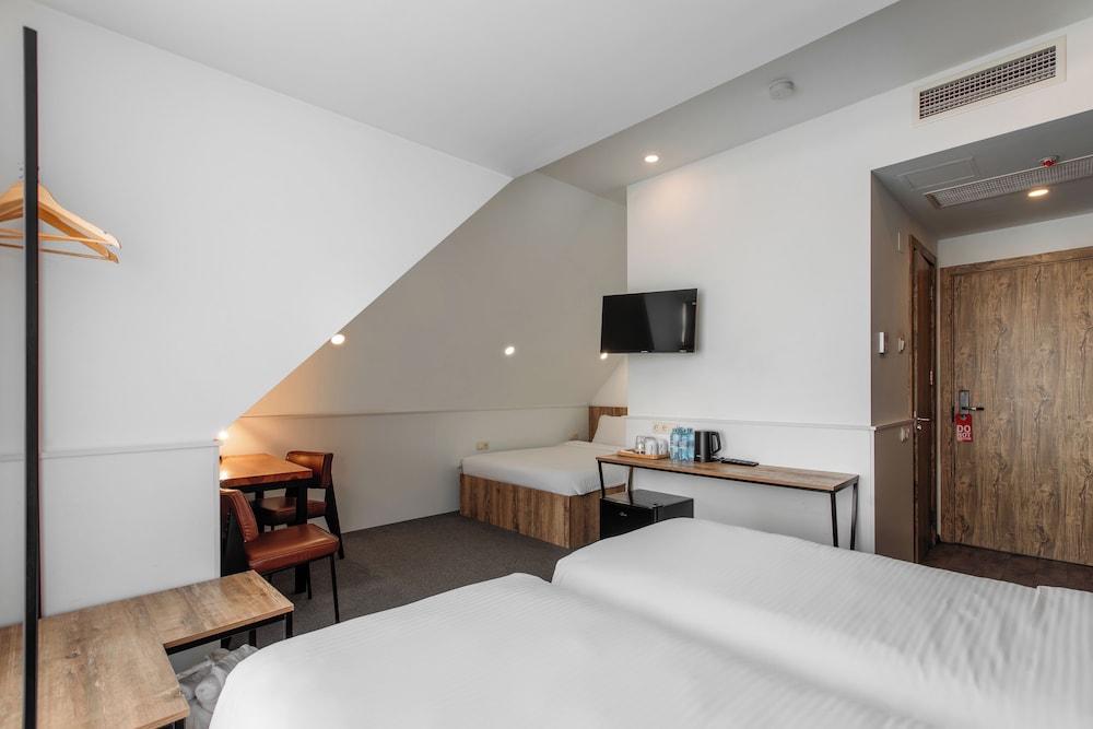 Timber Boutique Hotel 7/25