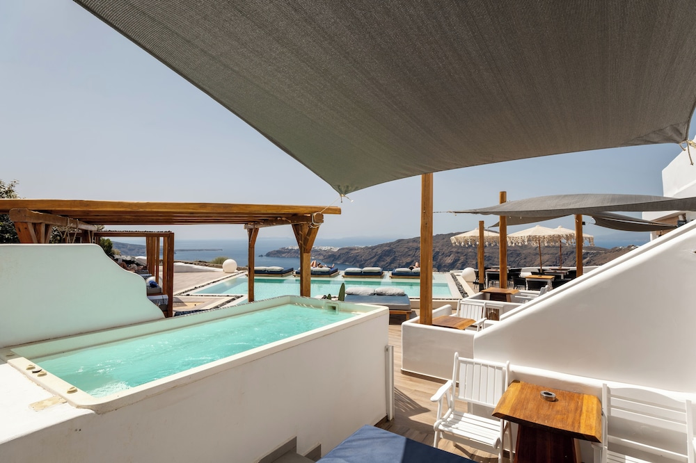 Amaze Suites 38/65