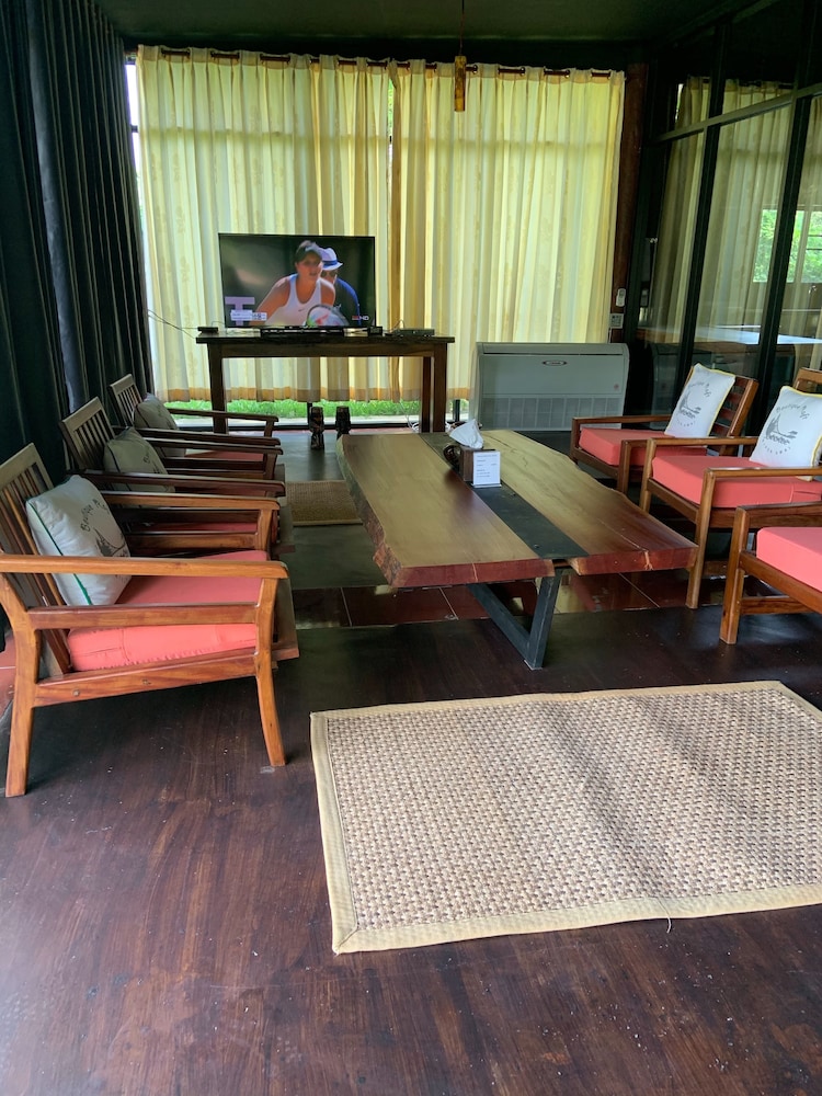 BOUTIQUE RAFT RESORT 40/54