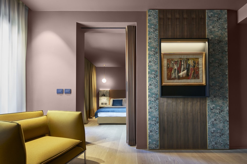 My One Hotel Executive 6/51