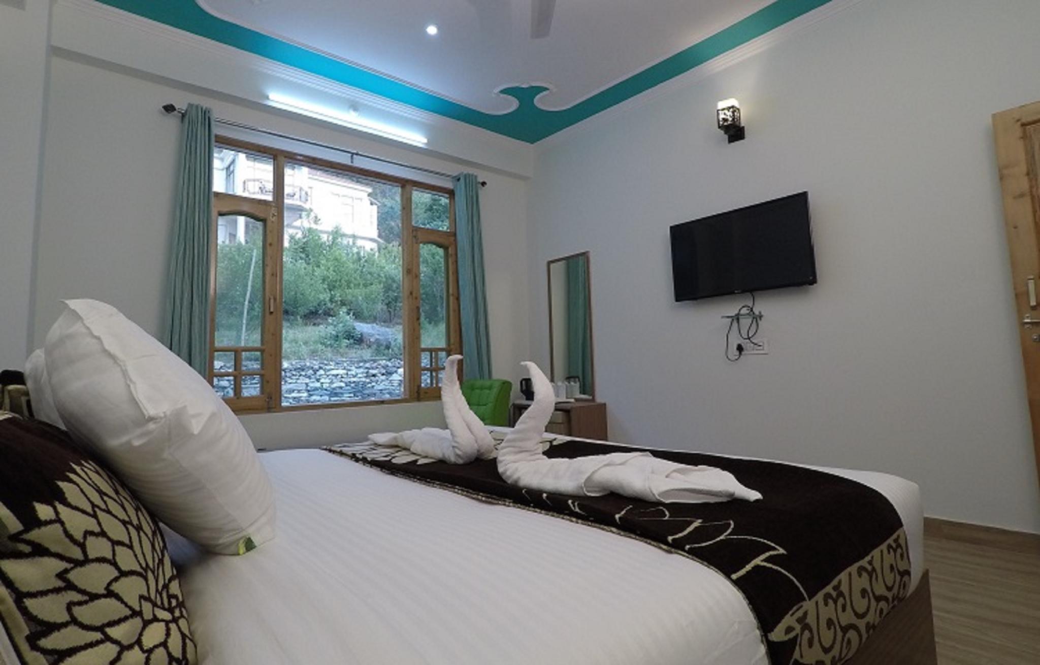 Deluxe, King Bed