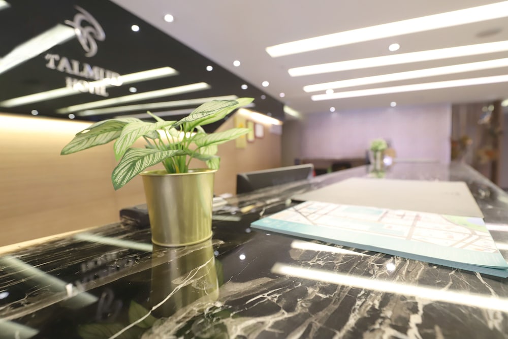 Talmud Hotel Yi Zhong Branch 8/50
