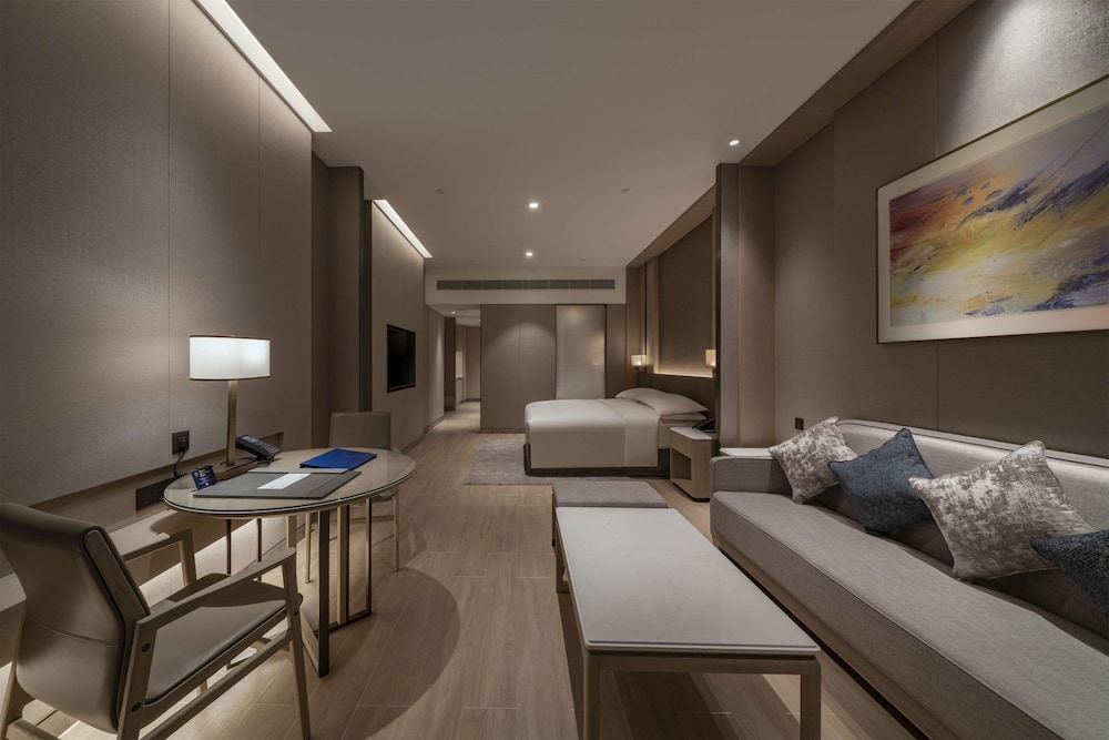 DoubleTree by Hilton Shenzhen Nanshan Hotel and Residences 36/45