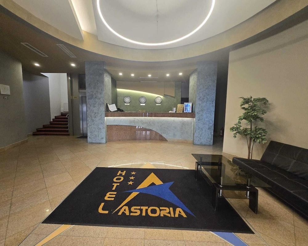 Astoria Hotel 6/50