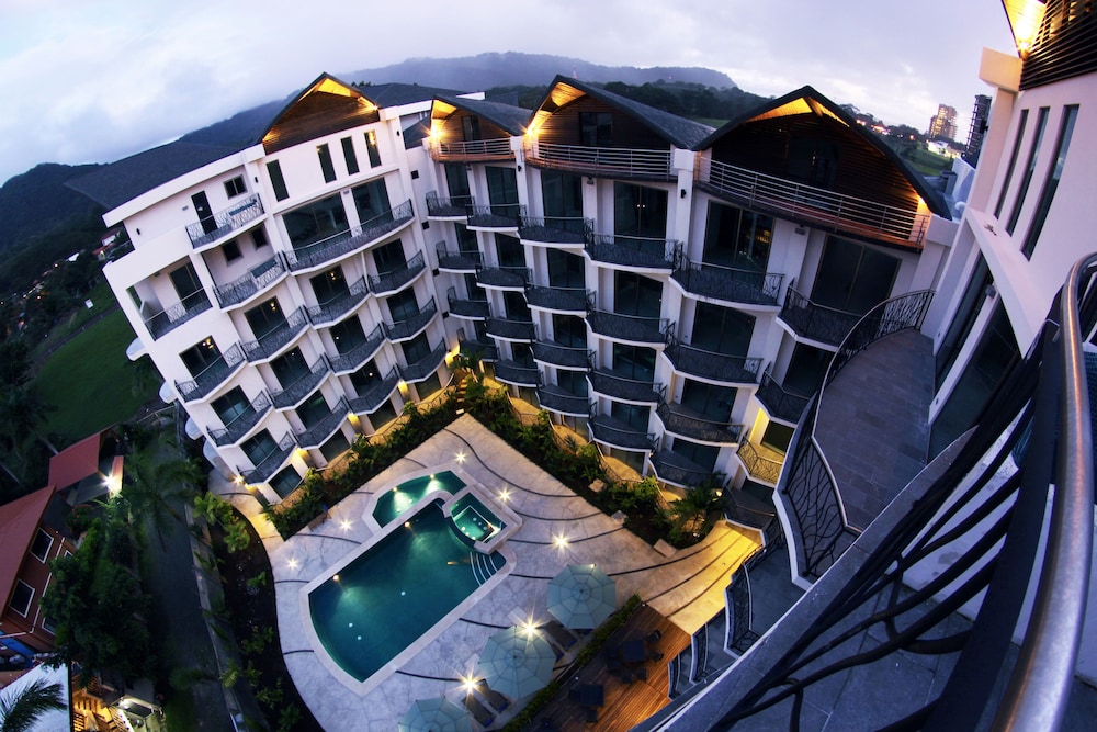 Sky Penthouses At Oceano 1/50