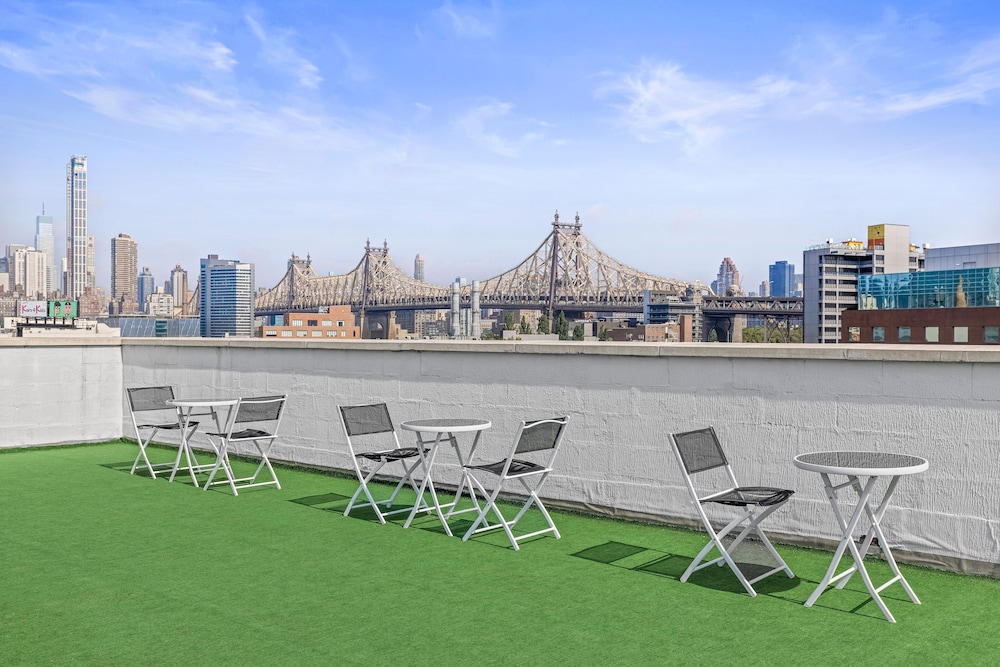 Lic Hotel 7/46
