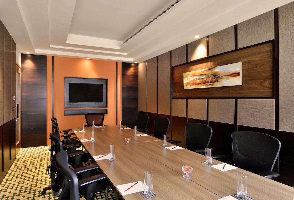 Radisson Blu Plaza Resort & Convention Centre Karjat 54/72