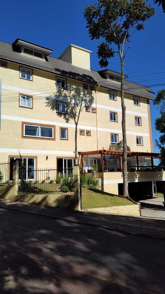 Hotel Golden Hills 3/36