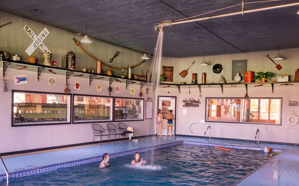swimming pool spa