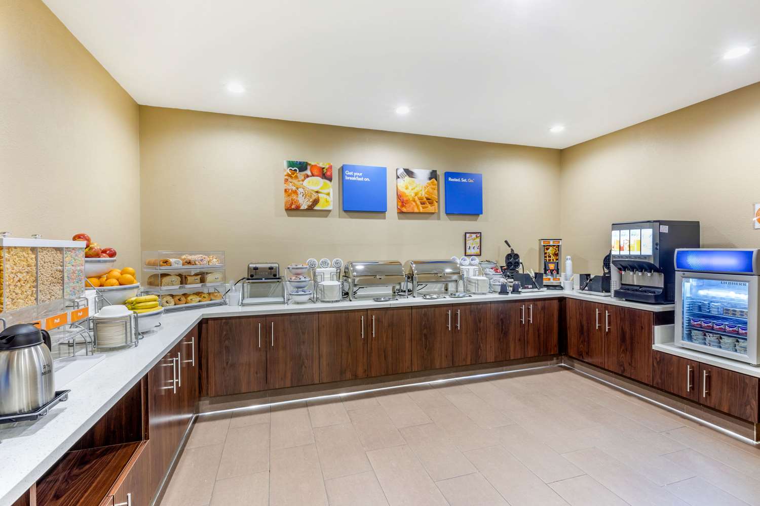 Comfort Inn & Suites Orange County John Wayne Airport 4/14