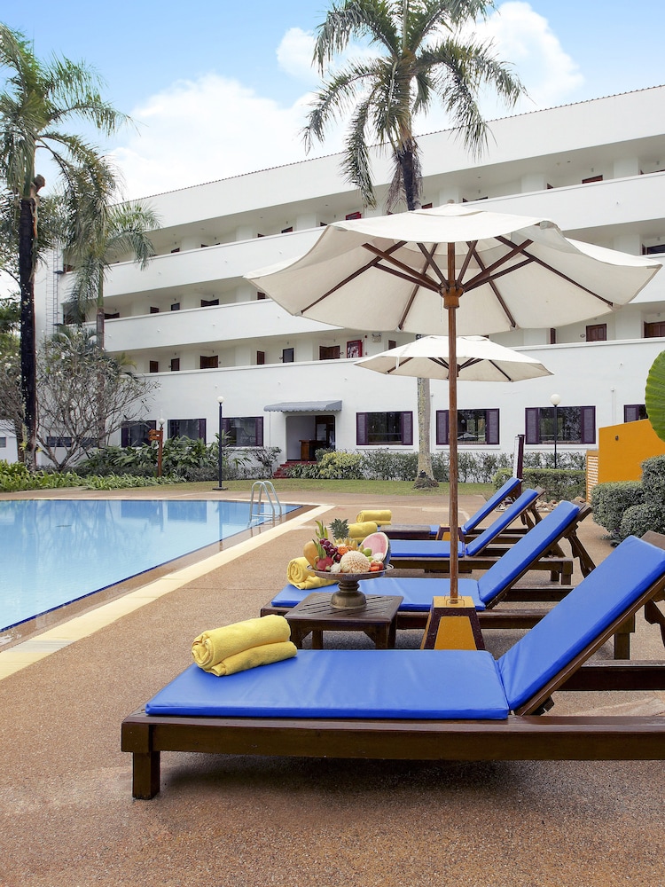 Mae Sot Hotel 42/67