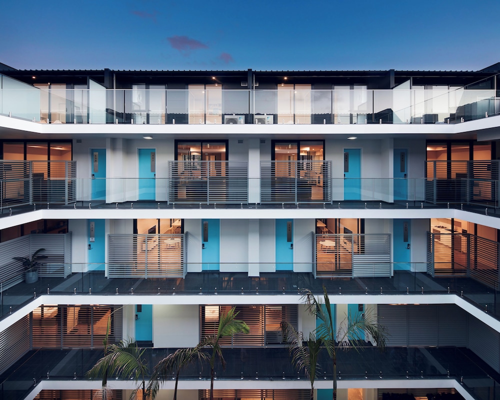 VERIU SUITES CAMPERDOWN 4/54