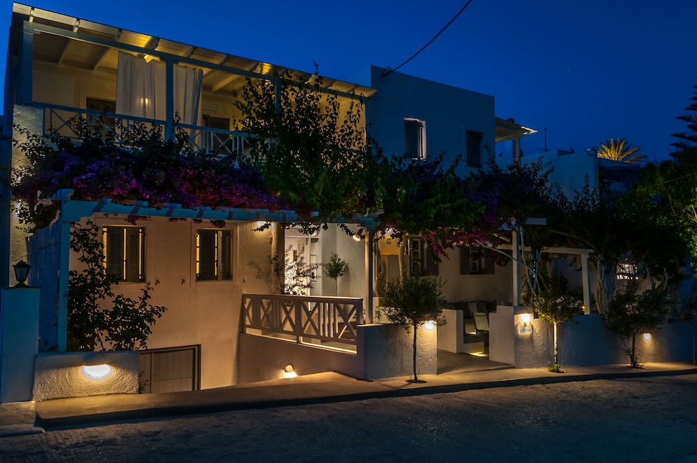 Milos Bay Suites 1/50