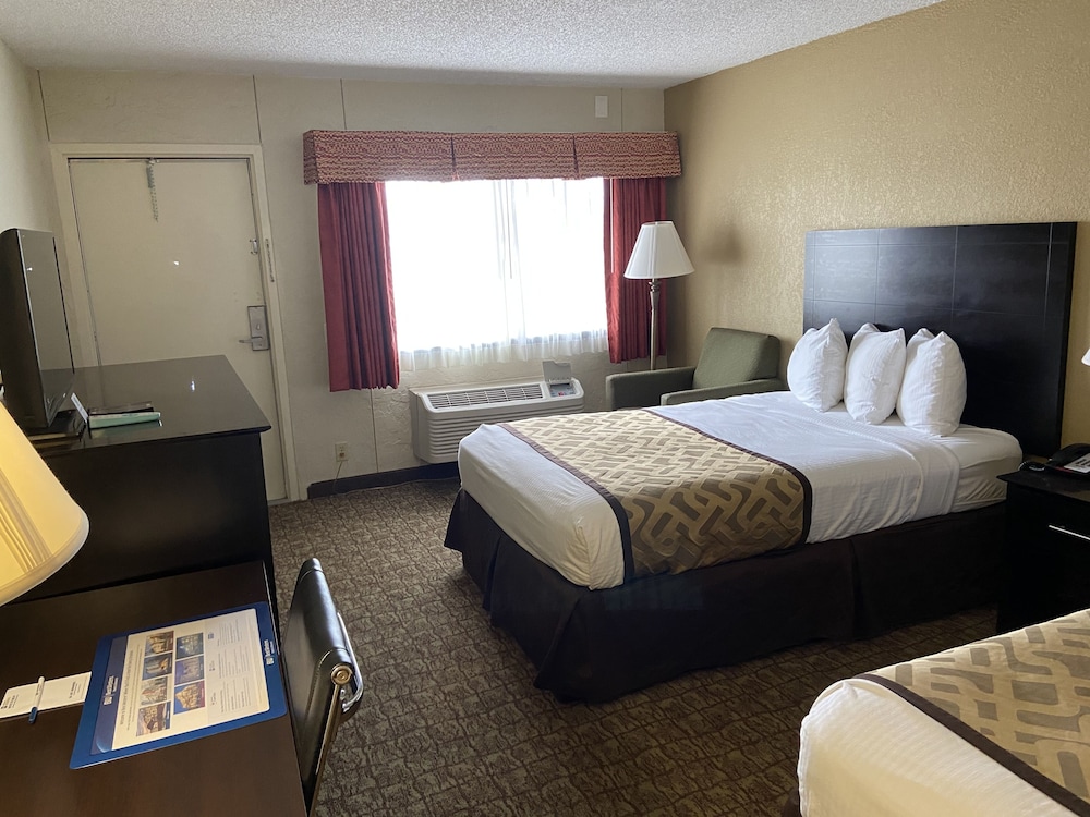 Best Western Crossroads Inn 6/19