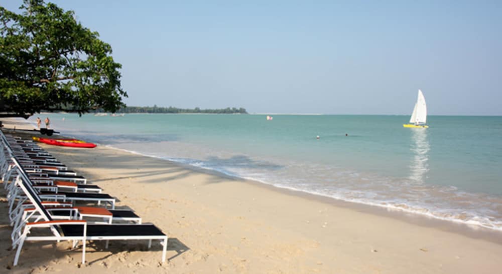 Kantary Beach Hotel 46/49