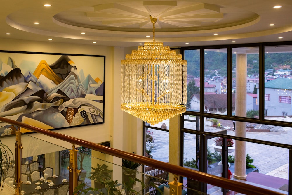 Freesia Hotel 50/72