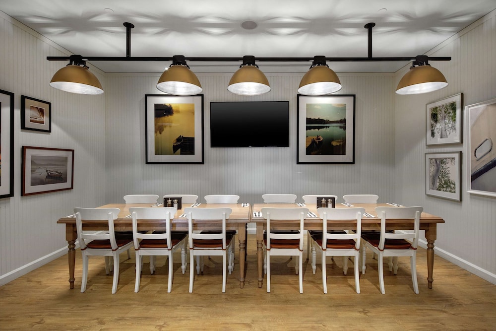 Doubletree by Hilton Toronto Airport 37/47