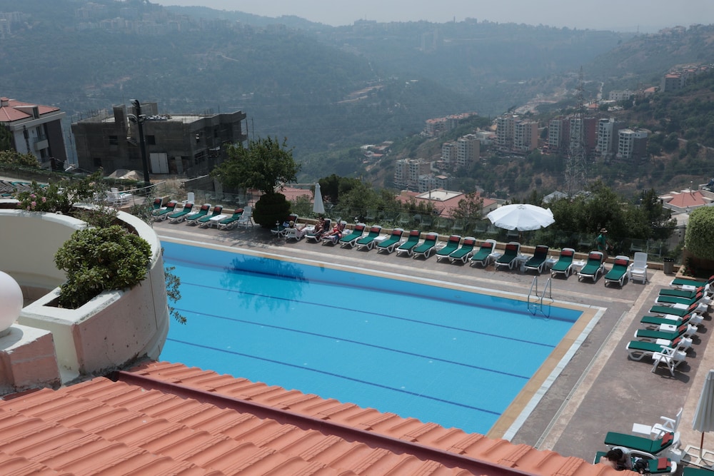 MONTEVERDE HOTEL 38/64