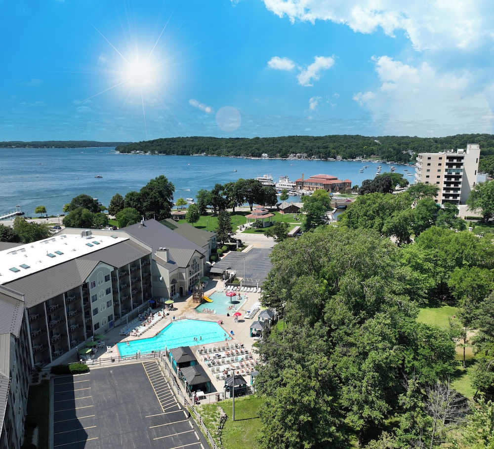 The Cove Of Lake Geneva 45/49