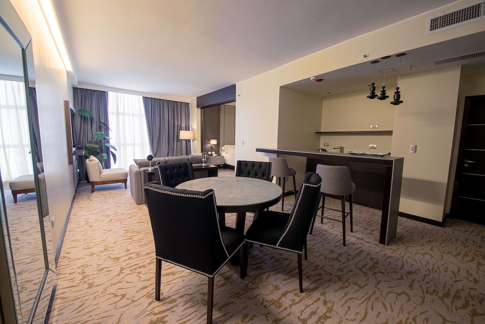 Hilton Garden Inn Santiago del Estero 66/78