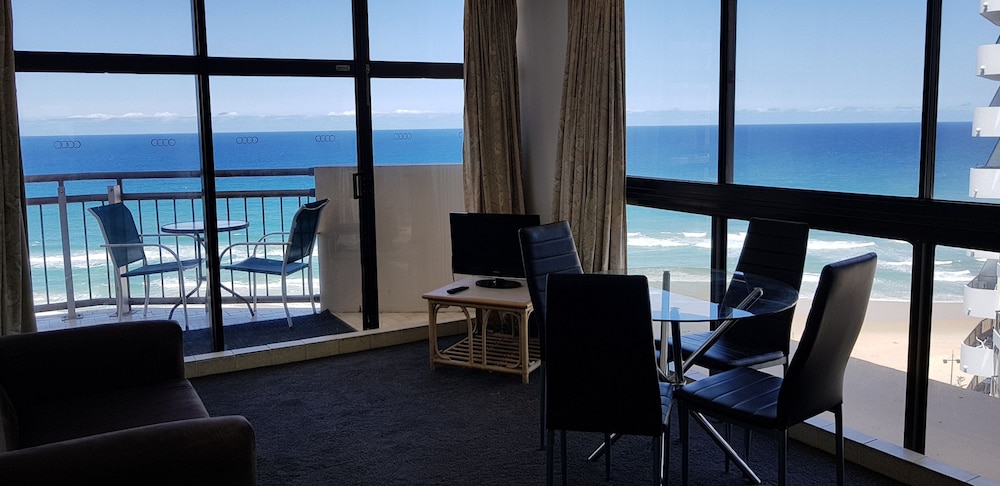 Beachcomber Resort Surfers Paradise 35/38